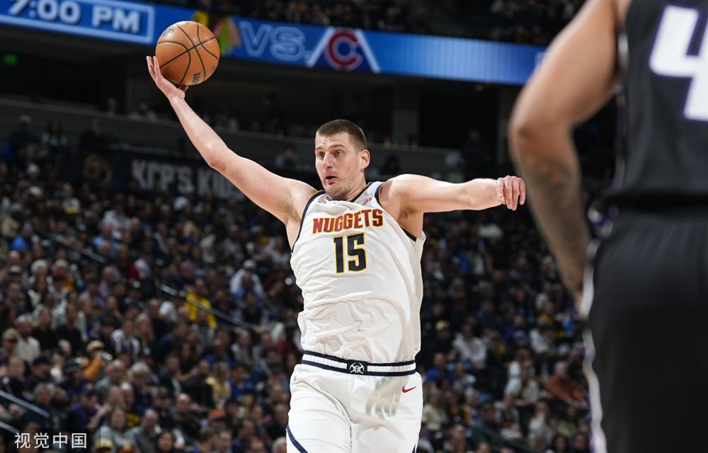 他在赛场上 他在赛场上